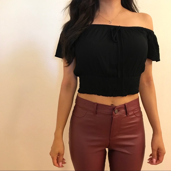 Michelle Crinkle Gauze Off The Shoulder Crop Top - Picture 2 of 8